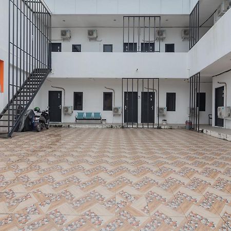 Reddoorz At Sani Guest House Balikpapan Ngoại thất bức ảnh