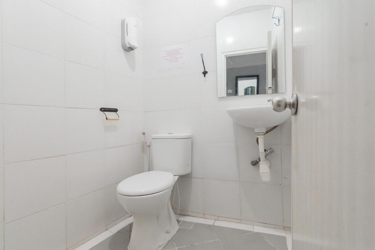 Reddoorz At Sani Guest House Balikpapan Ngoại thất bức ảnh