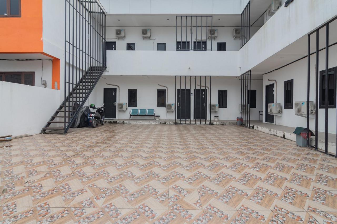Reddoorz At Sani Guest House Balikpapan Ngoại thất bức ảnh