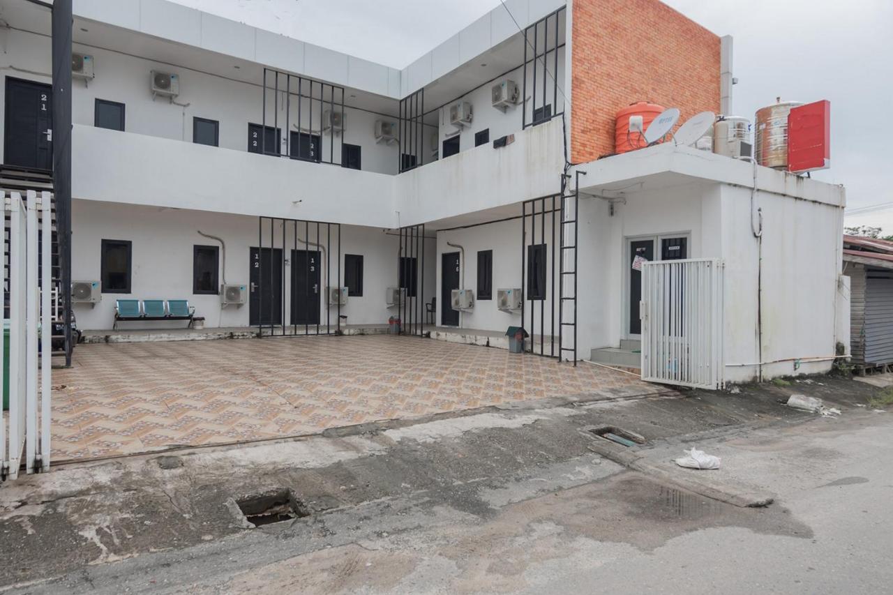 Reddoorz At Sani Guest House Balikpapan Ngoại thất bức ảnh