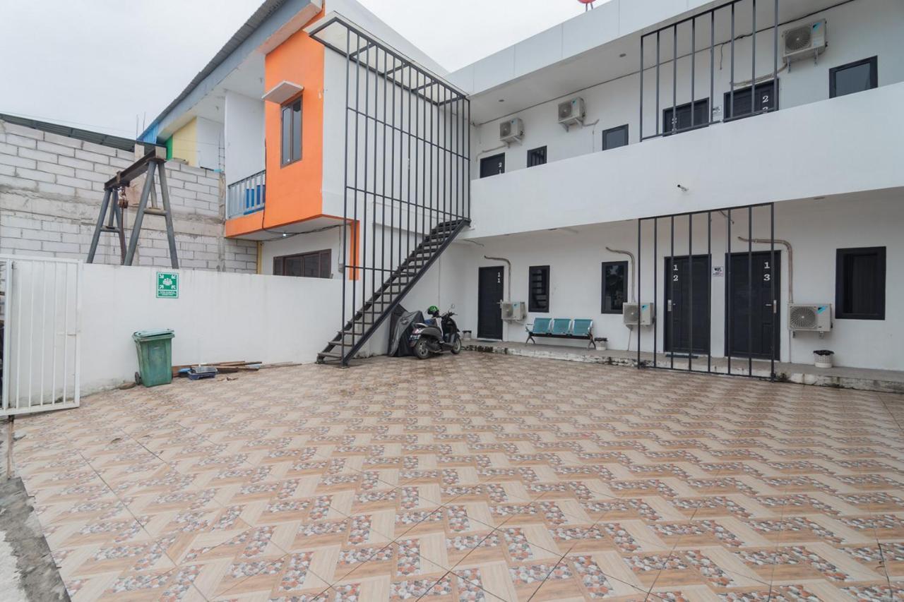 Reddoorz At Sani Guest House Balikpapan Ngoại thất bức ảnh